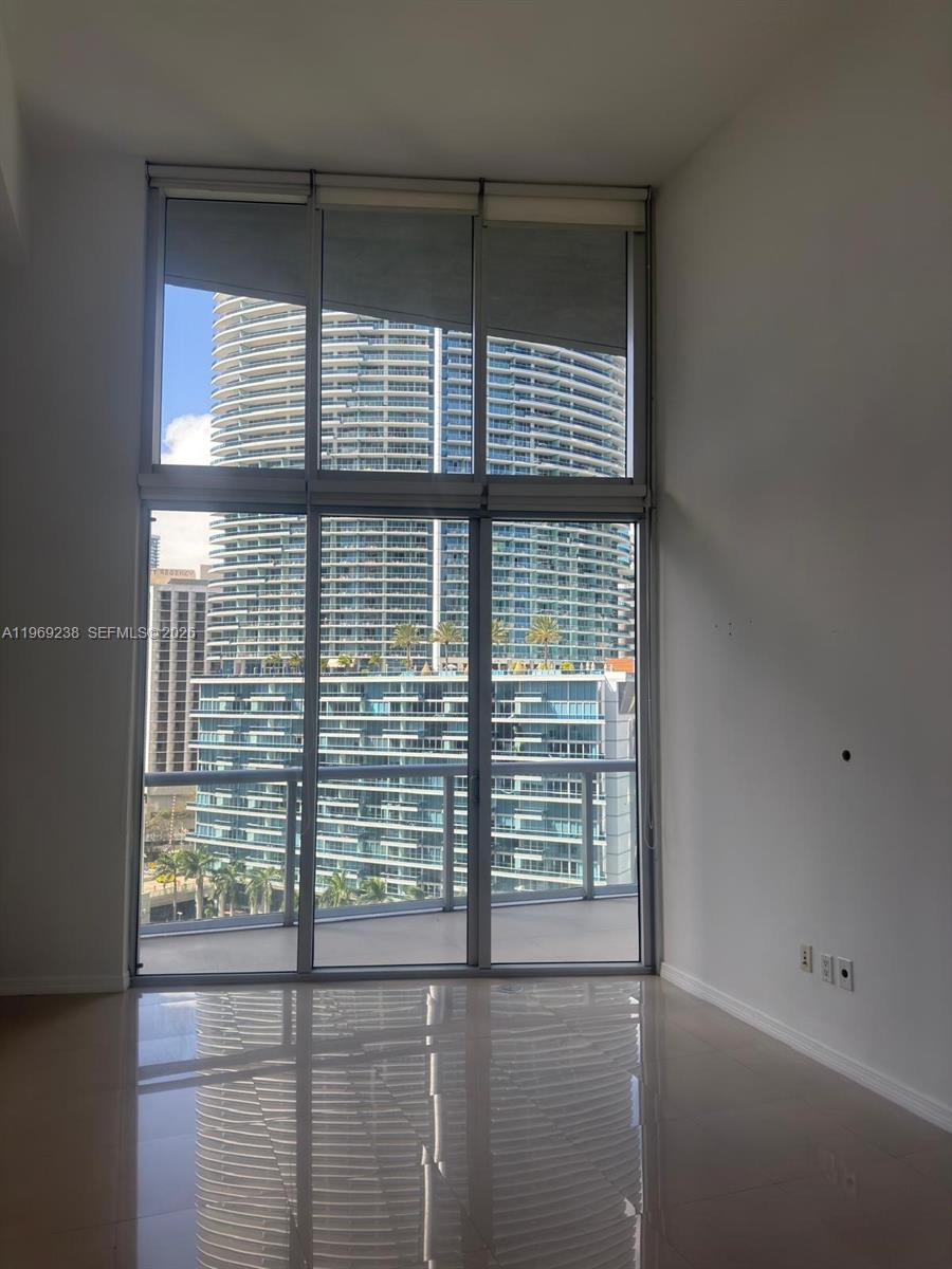 ICONBRICKELL CONDO NO 1 - Residential