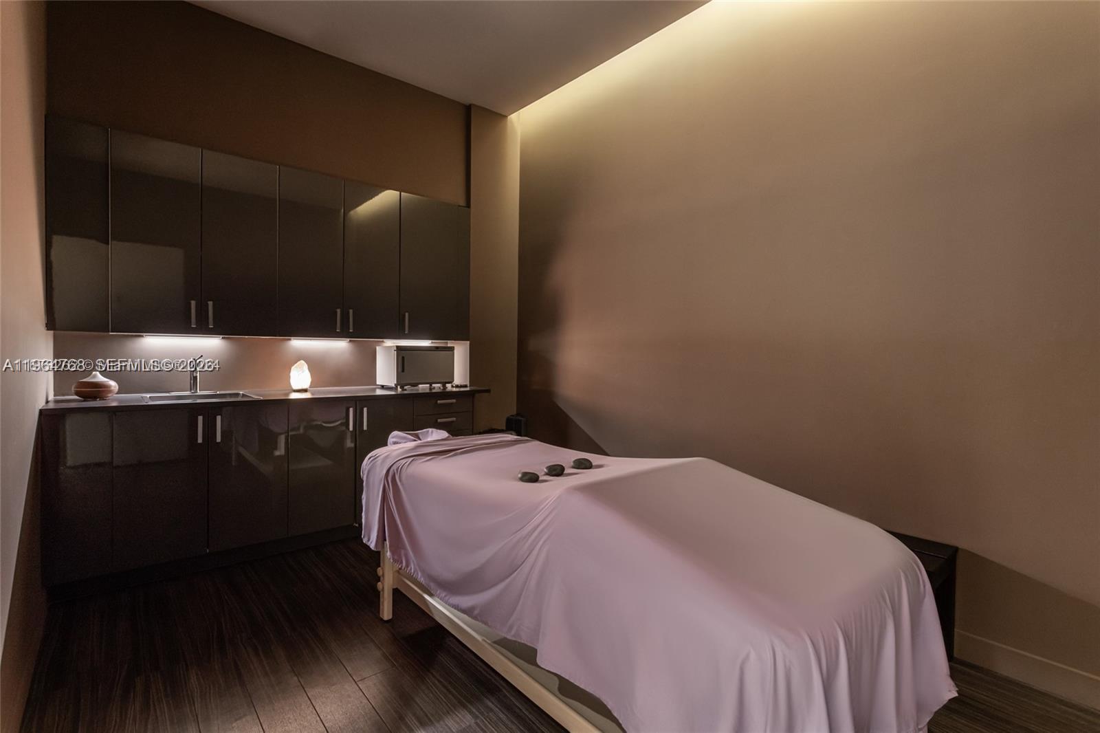 RISE CONDO - Residential