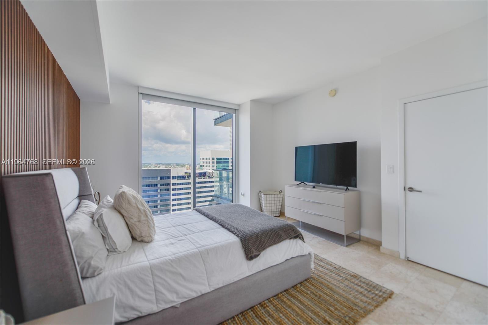 RISE CONDO - Residential