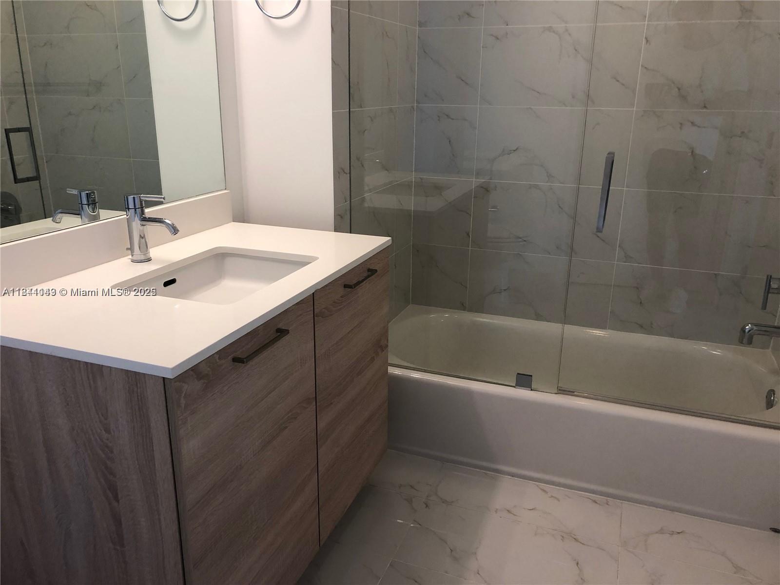 THE HARBOUR NORTH CONDO - Residential
