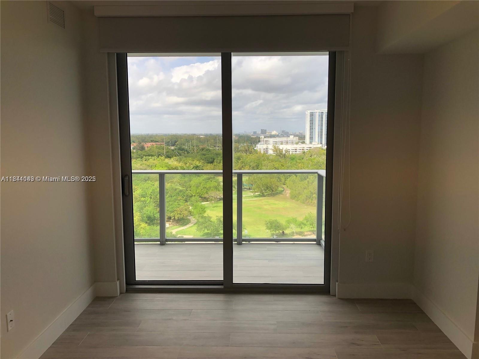 THE HARBOUR NORTH CONDO - Residential