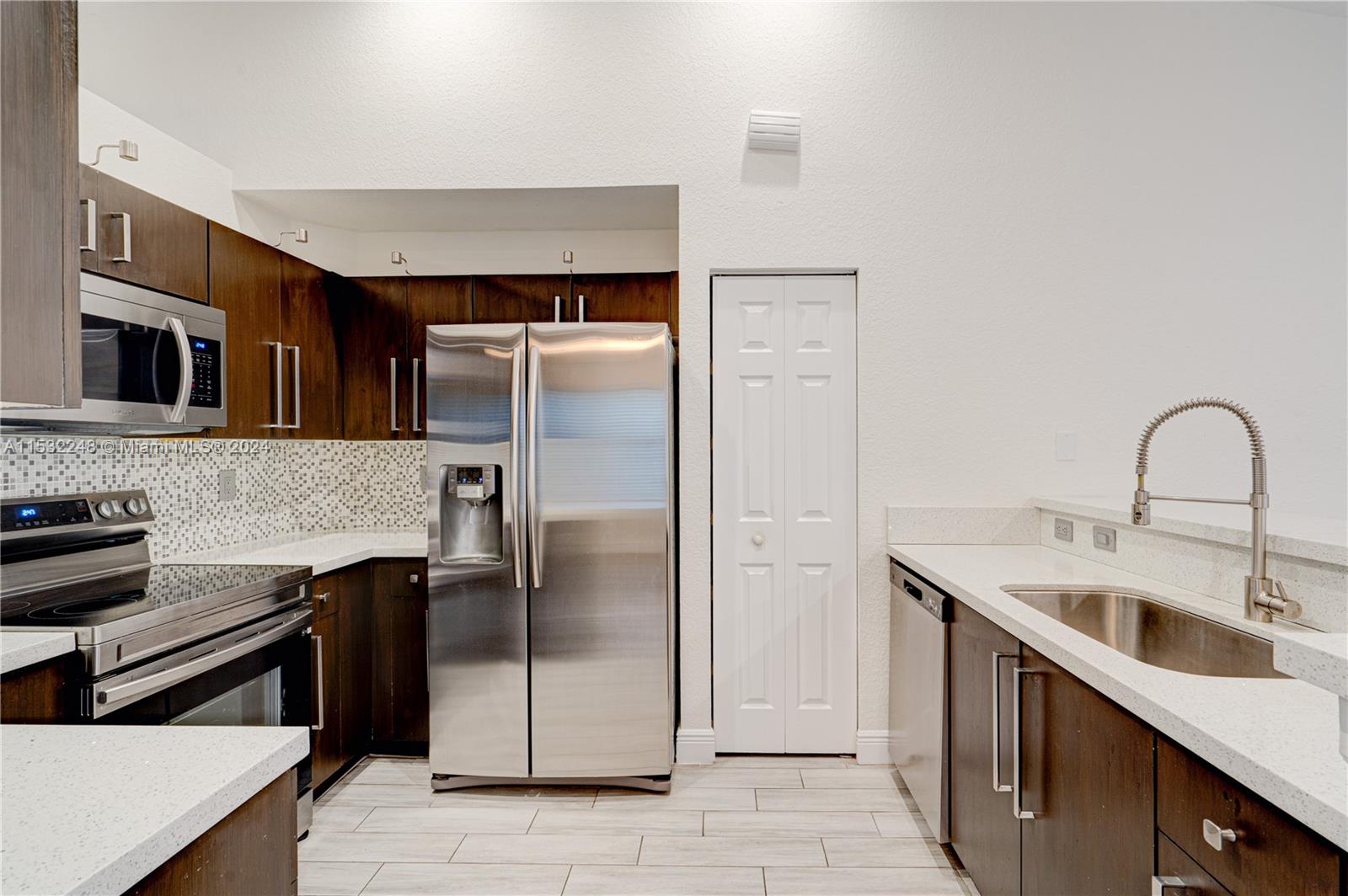 SECTOR 2-PARCELS 12 13 14 - Residential Lease