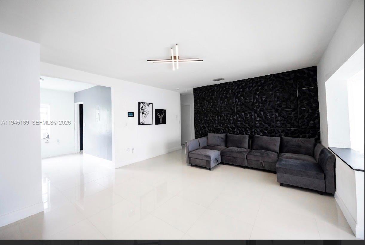 KENSINGTON 1ST ADDN - Residential