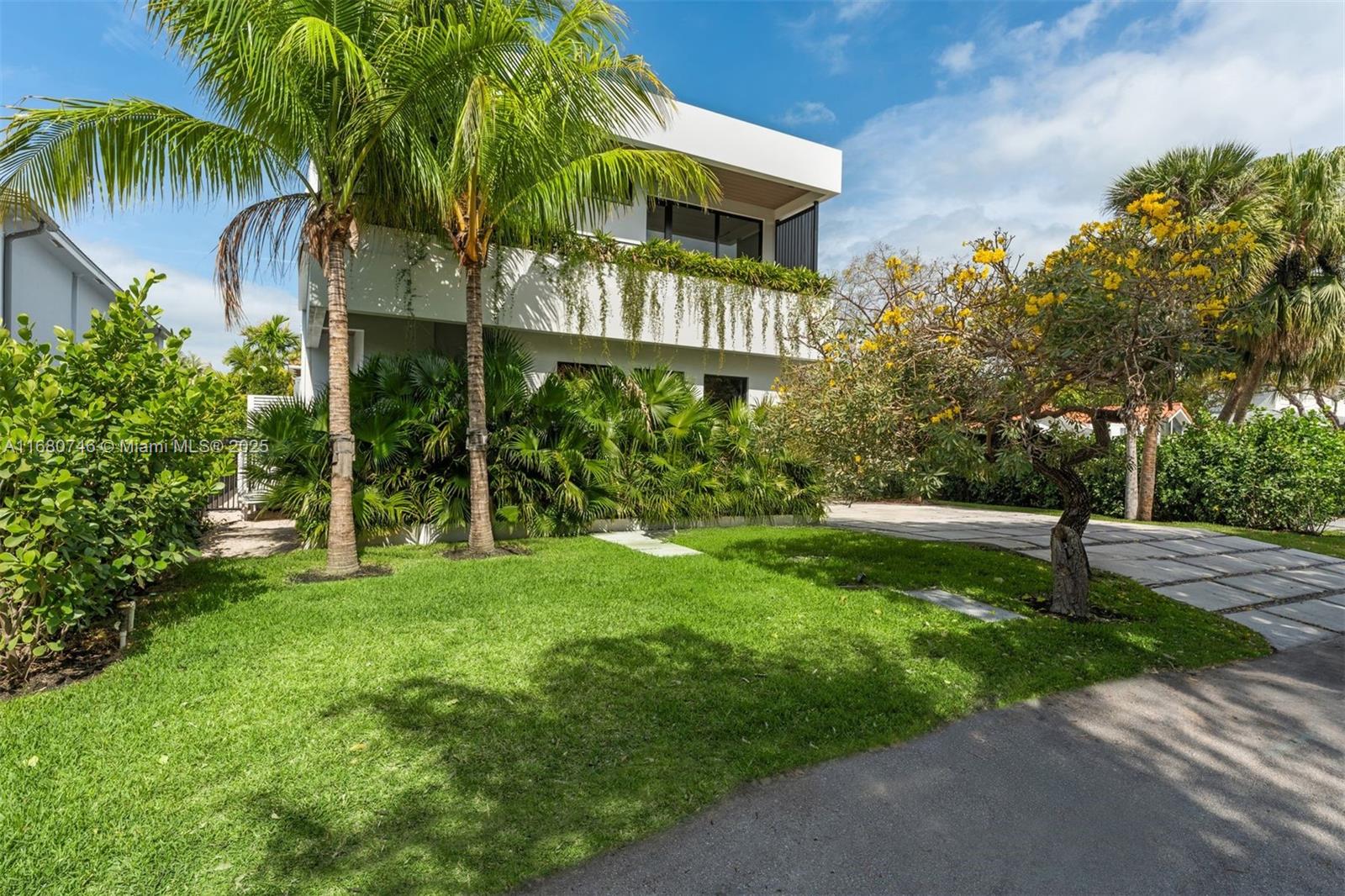BISCAYNE KEY ESTATES - Residential