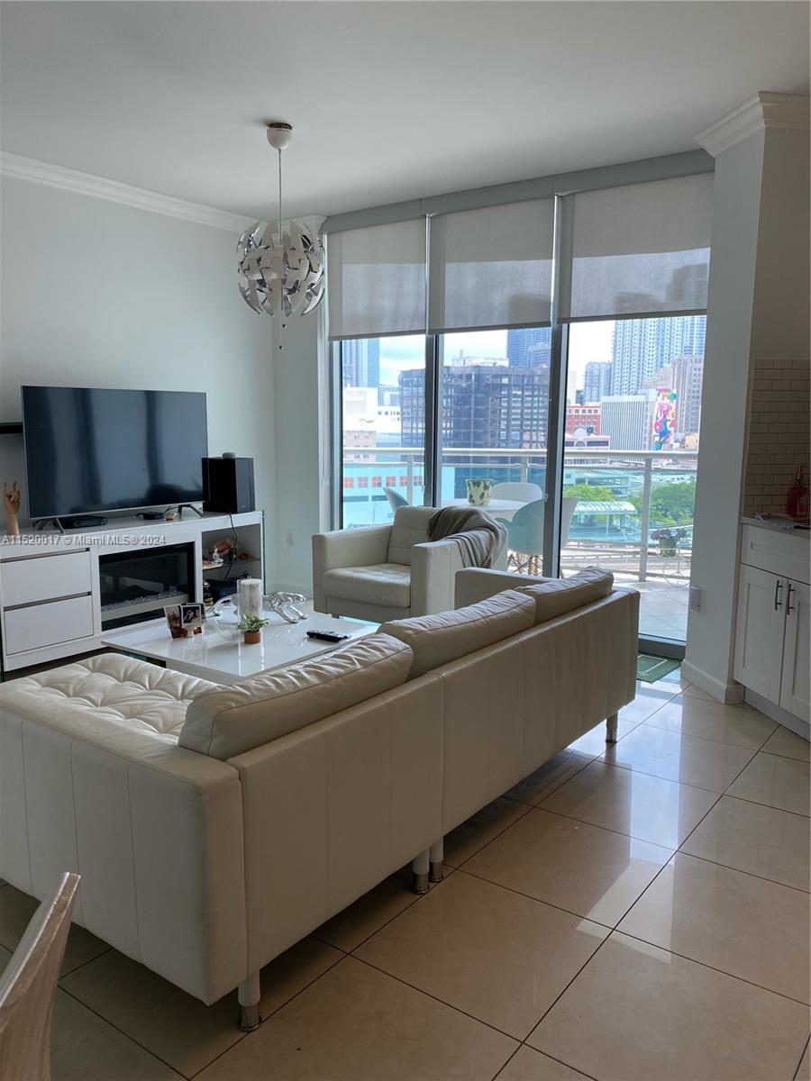 WIND CONDO - Residential Lease