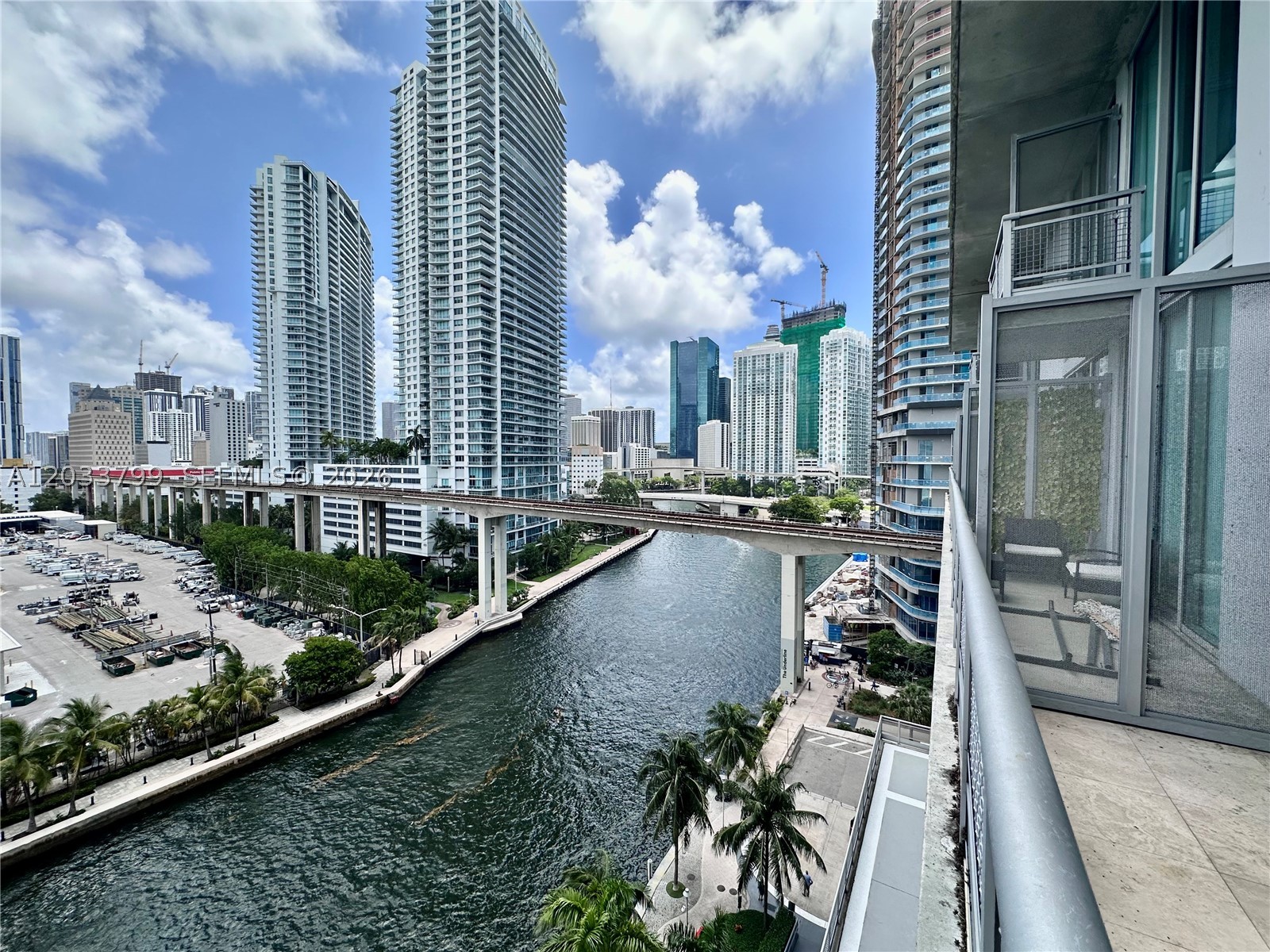 Impeccable unit in Neo Vertika Condo, in the heart of Brickell.  Two story unit with direct views to the Miami River and Brickell skyline.  There is so much to do here, from all the amenities in the building to the walkability: Brickell City Centre and all of the Brickell restaurants and lounges.  Unit comes with 1 assigned parking space and washer and dryer in the unit.
Building features concierge, valet, large pool deck with plenty of areas for lounging, pickleball court, incredible fitness center, basketball half court, kids play area, dog park, and so much more.