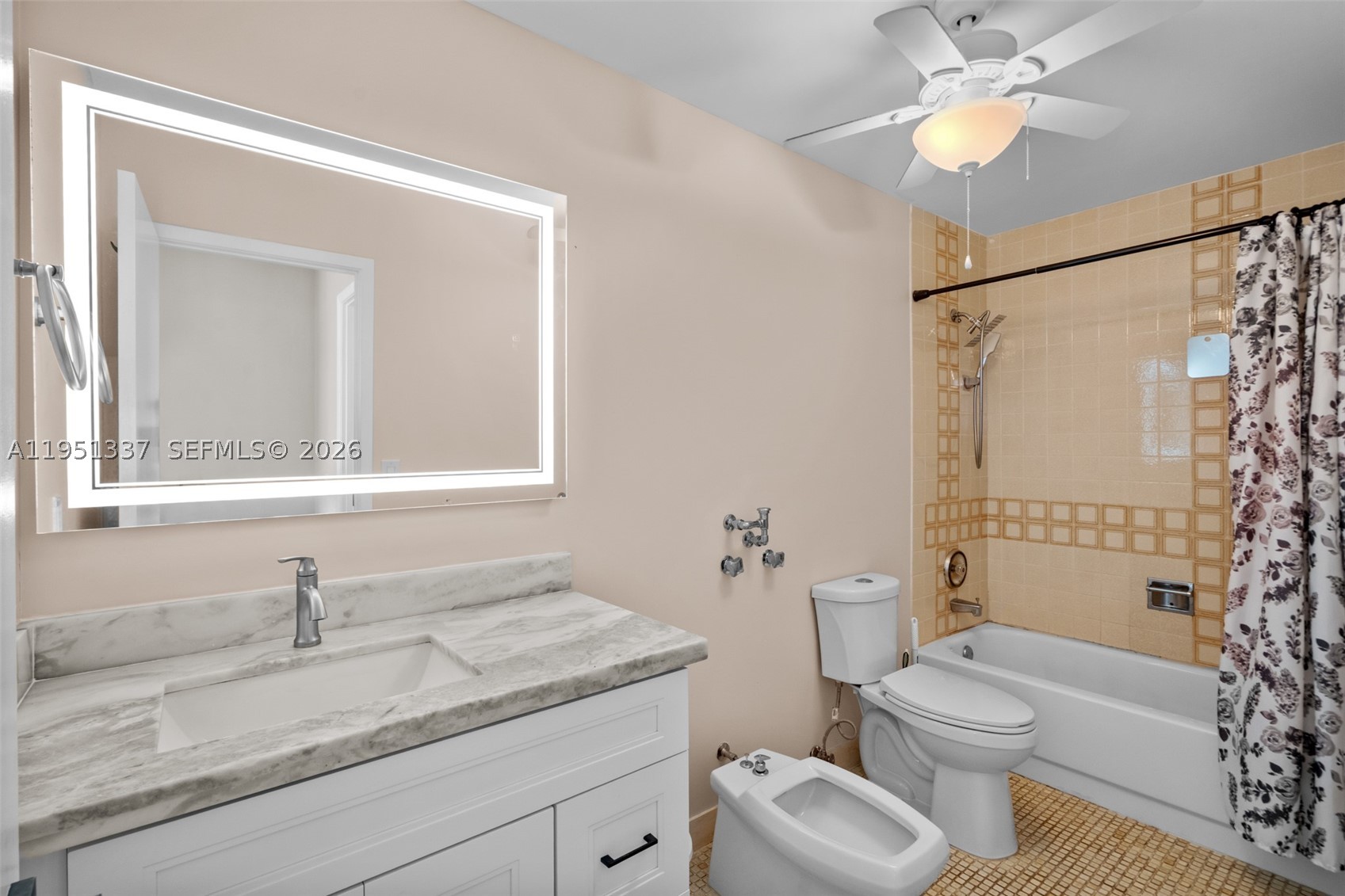 OLYMPUS CONDO PHASE - Residential