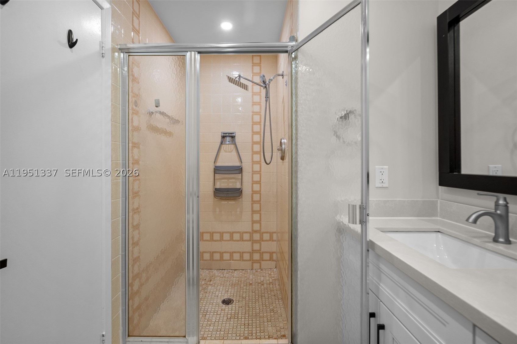 OLYMPUS CONDO PHASE - Residential