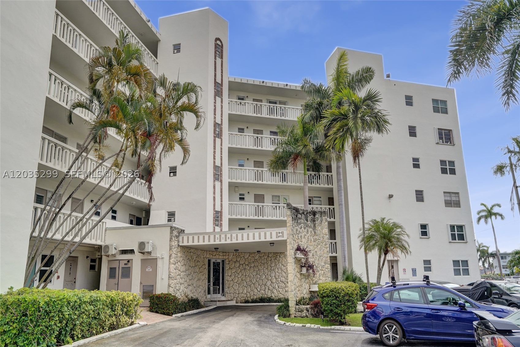 GOLDEN VIEW CONDO - Residential