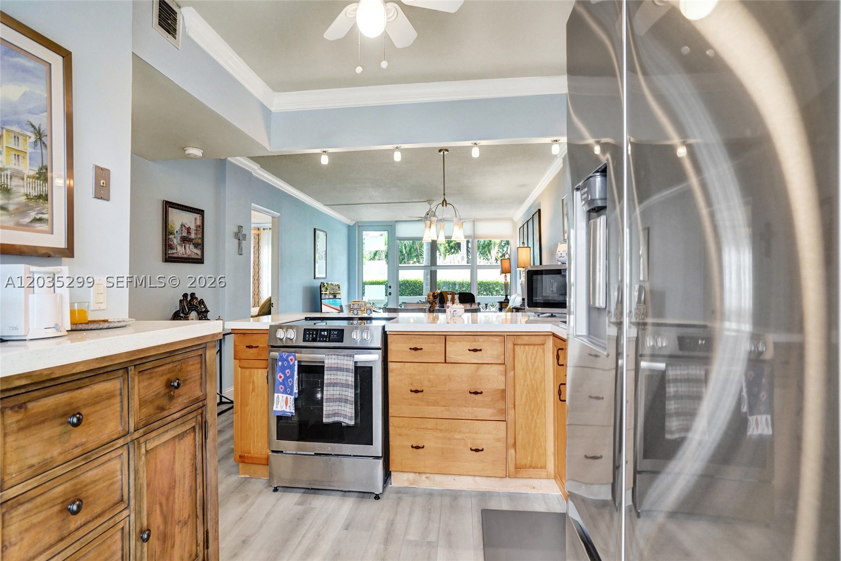 GOLDEN VIEW CONDO - Residential