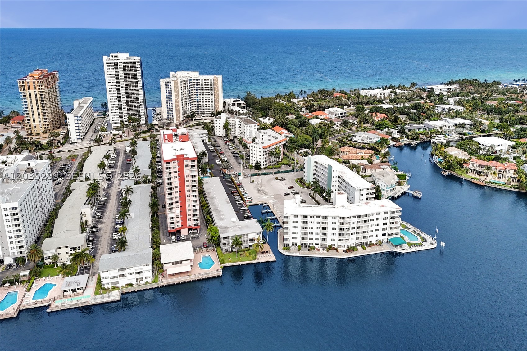 GOLDEN VIEW CONDO - Residential
