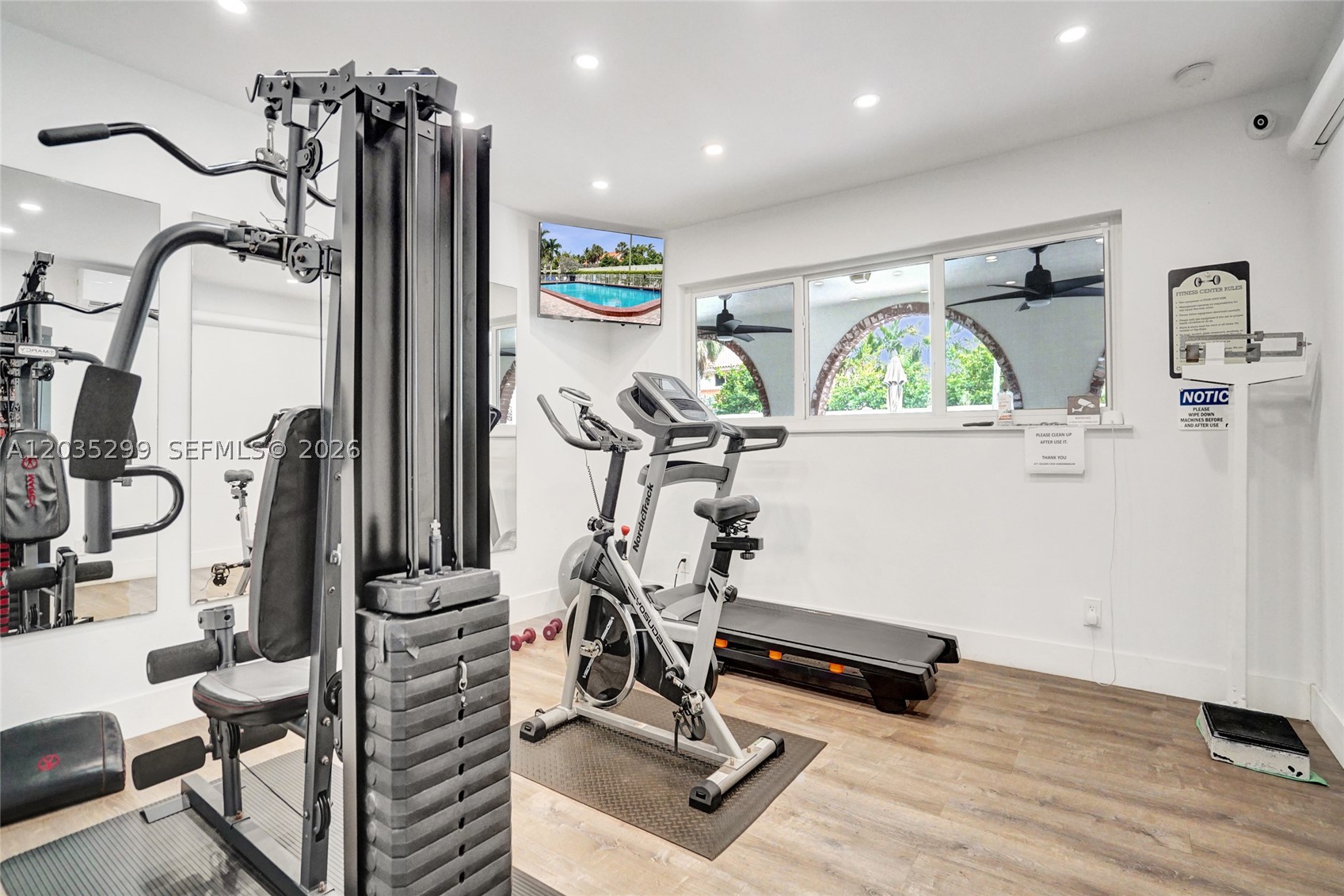 GOLDEN VIEW CONDO - Residential