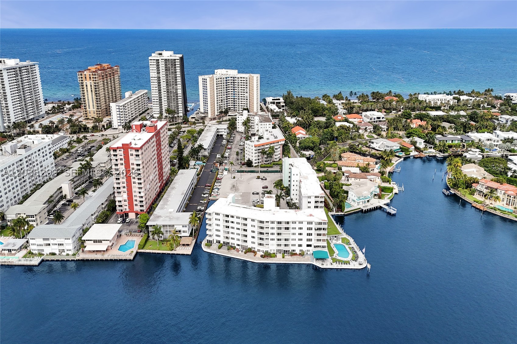 GOLDEN VIEW CONDO - Residential