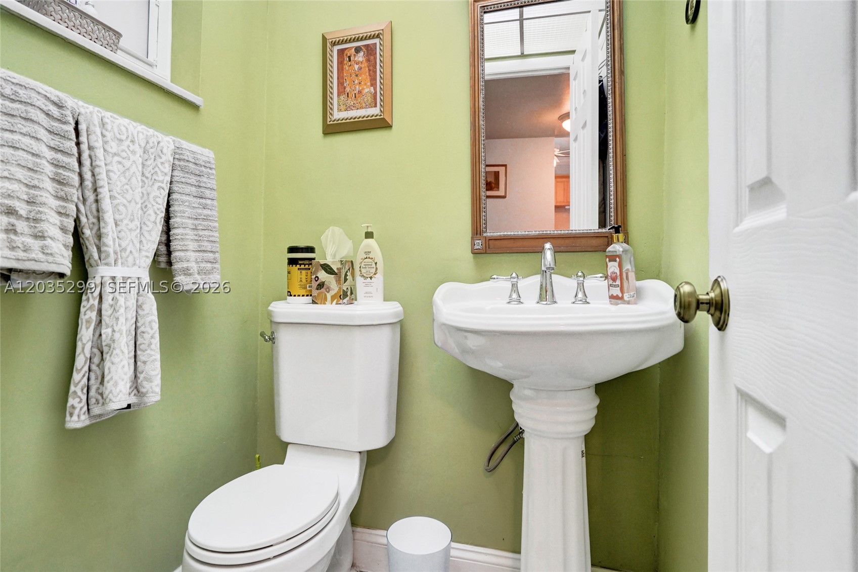 GOLDEN VIEW CONDO - Residential