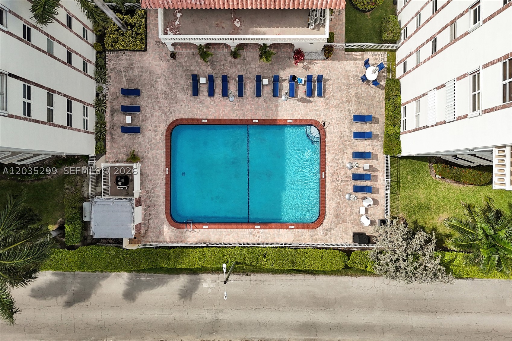 GOLDEN VIEW CONDO - Residential