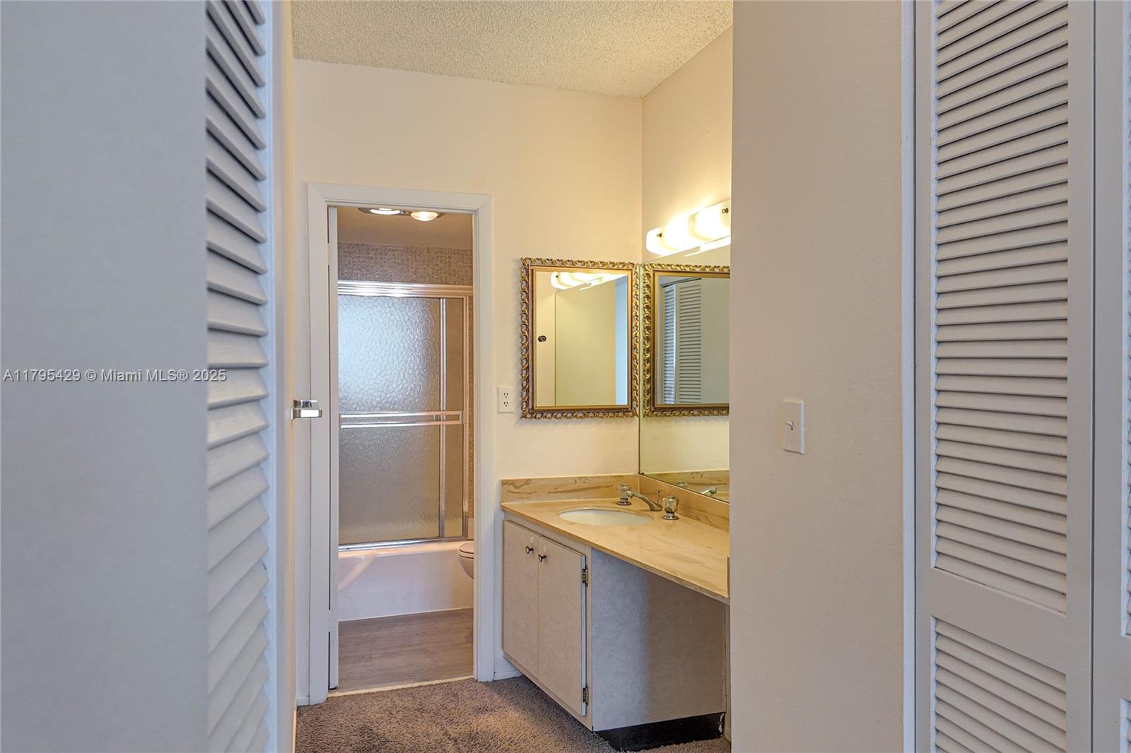 HEMISPHERES CONDO - Residential Lease