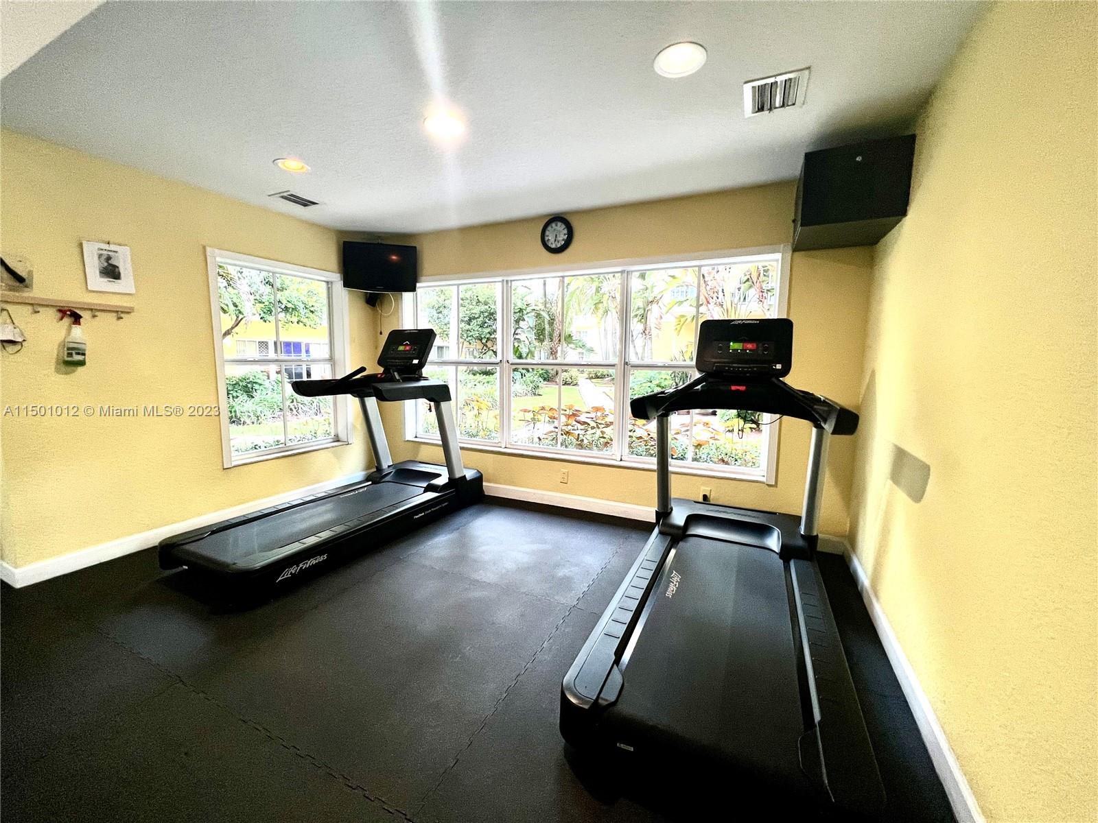 PINE CREST VILLAGE I AT V - Residential Lease