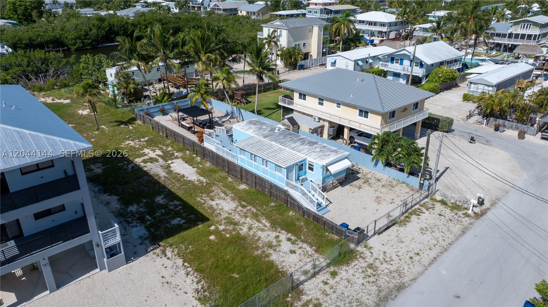 BERMUDA SHORES - Residential