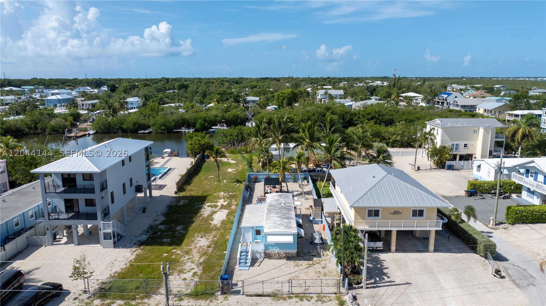 BERMUDA SHORES - Residential