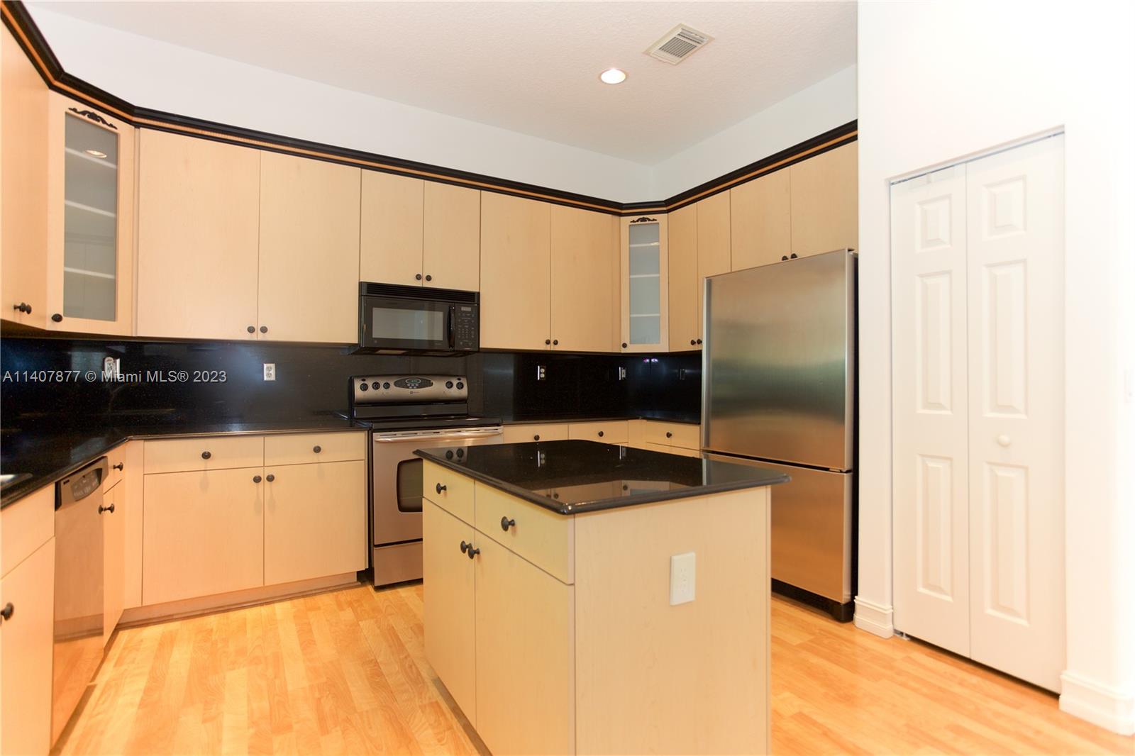 MAPLE RIDGE - Residential Lease
