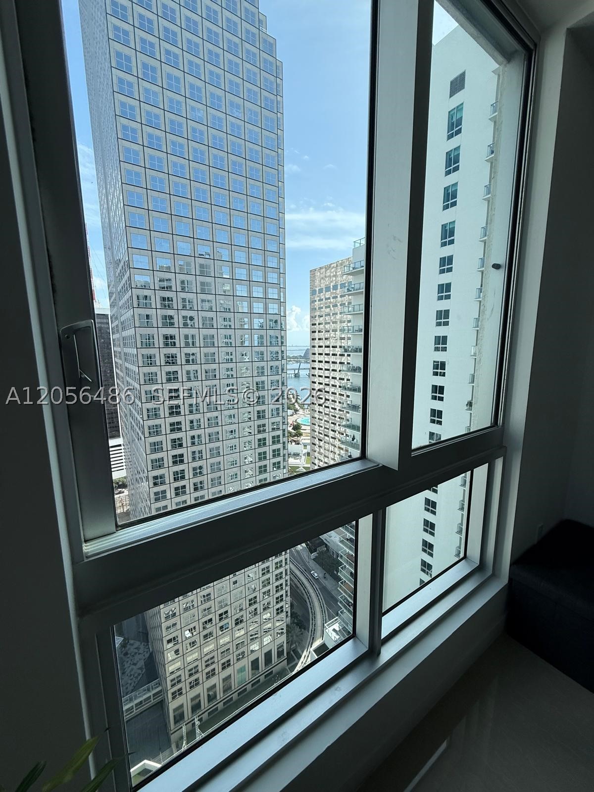 MET 1 CONDO - Residential