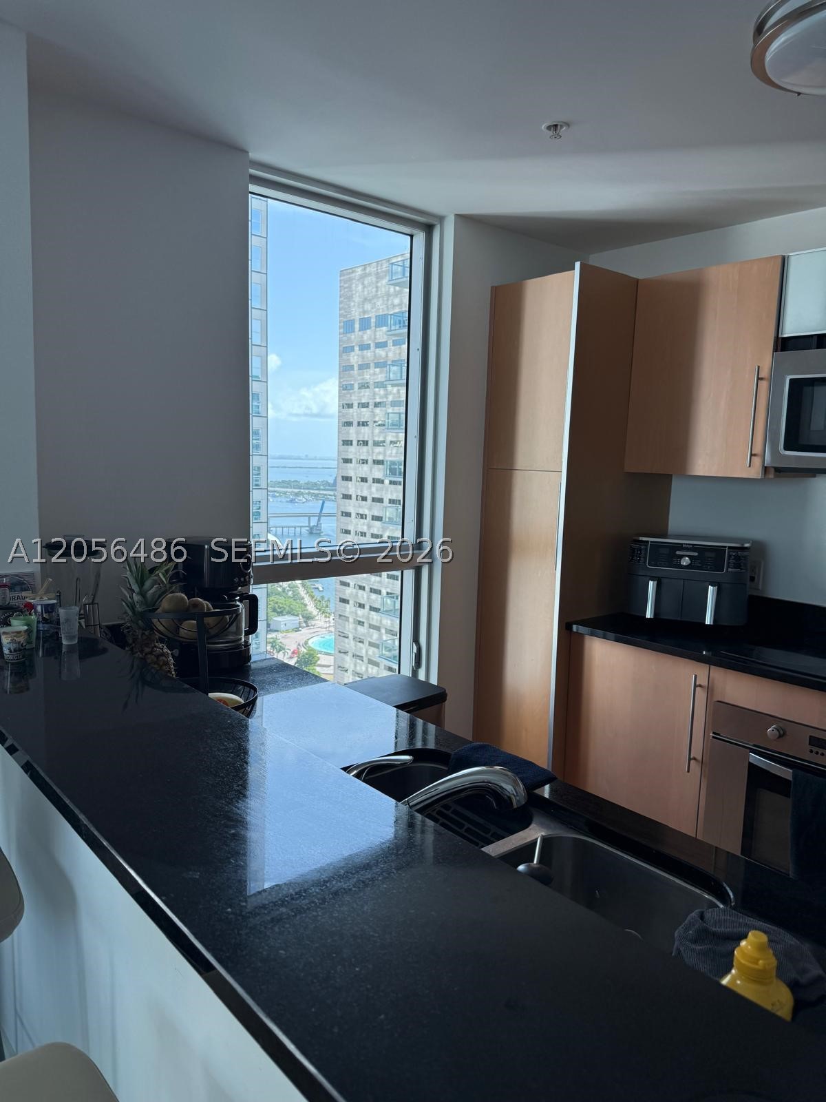 MET 1 CONDO - Residential