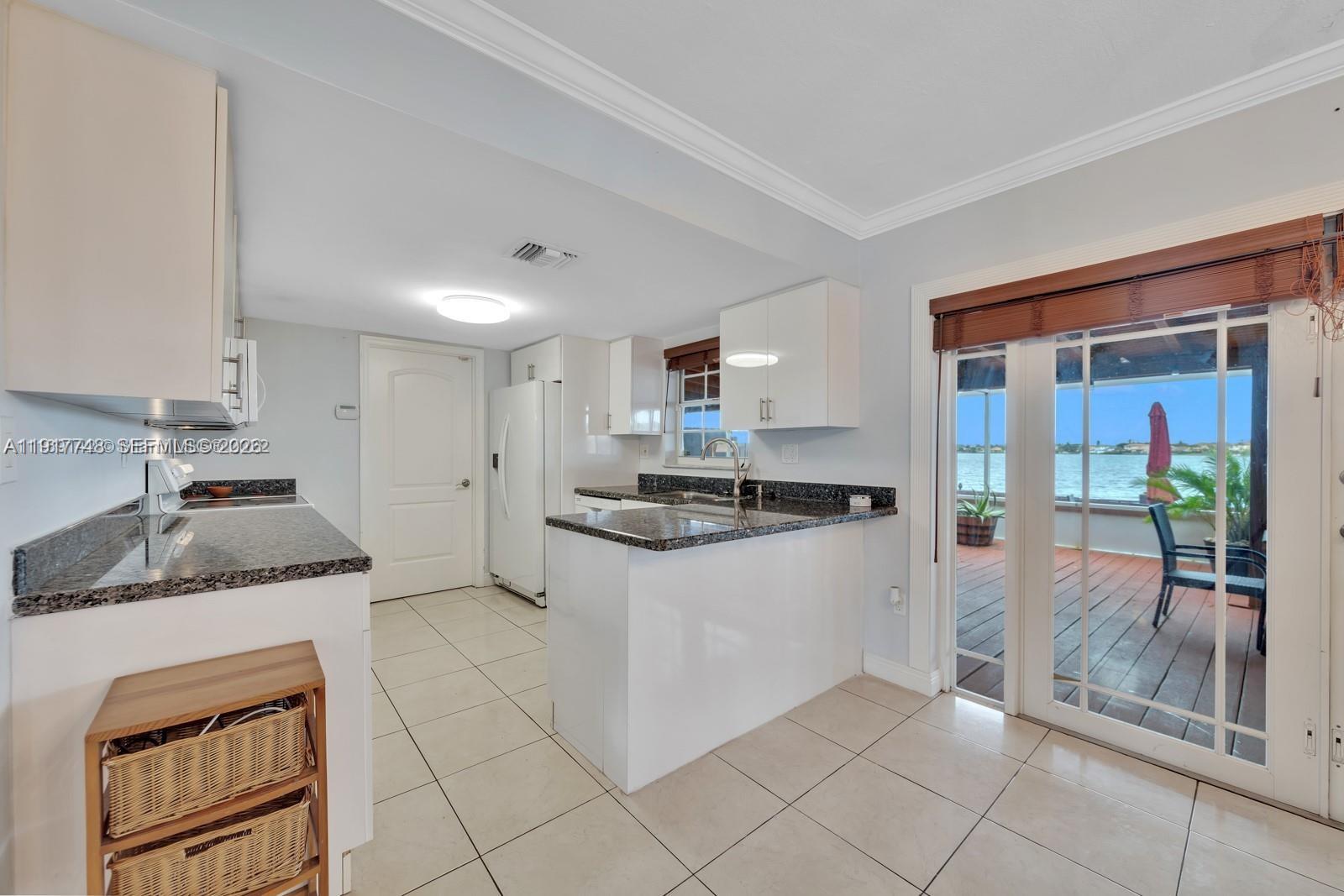 LAKE POINTE - Residential