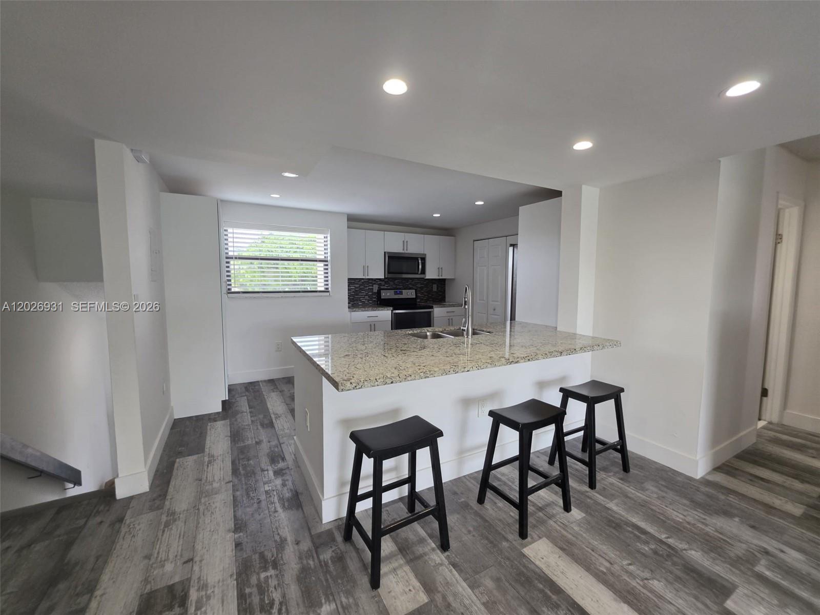 WINDSONG LAKES CONDO - Residential Lease