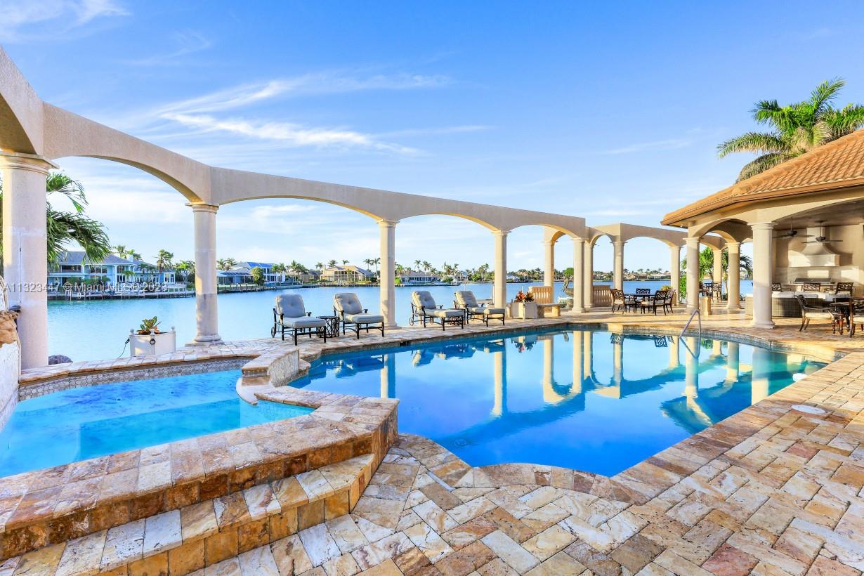 MARCO ISLAND ESTATES - Residential