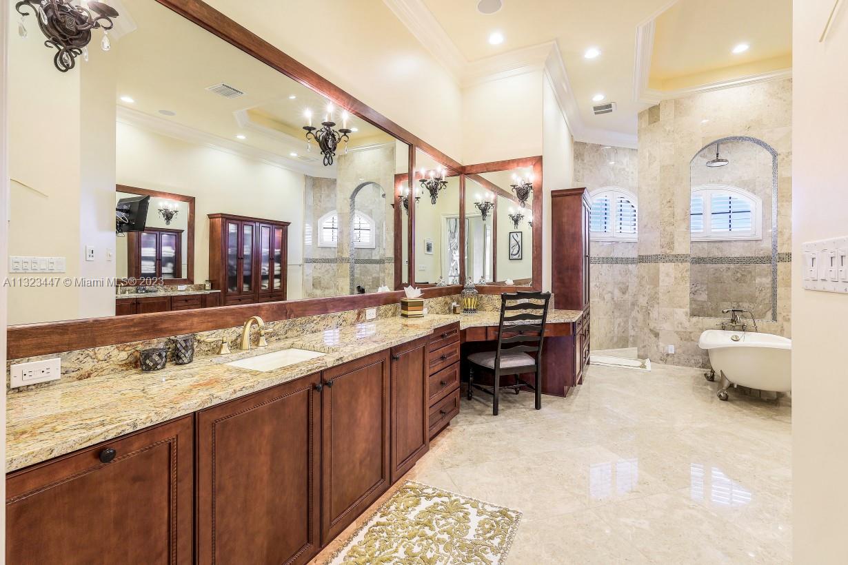 MARCO ISLAND ESTATES - Residential