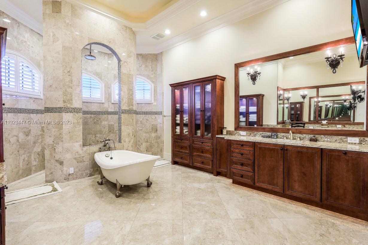 MARCO ISLAND ESTATES - Residential