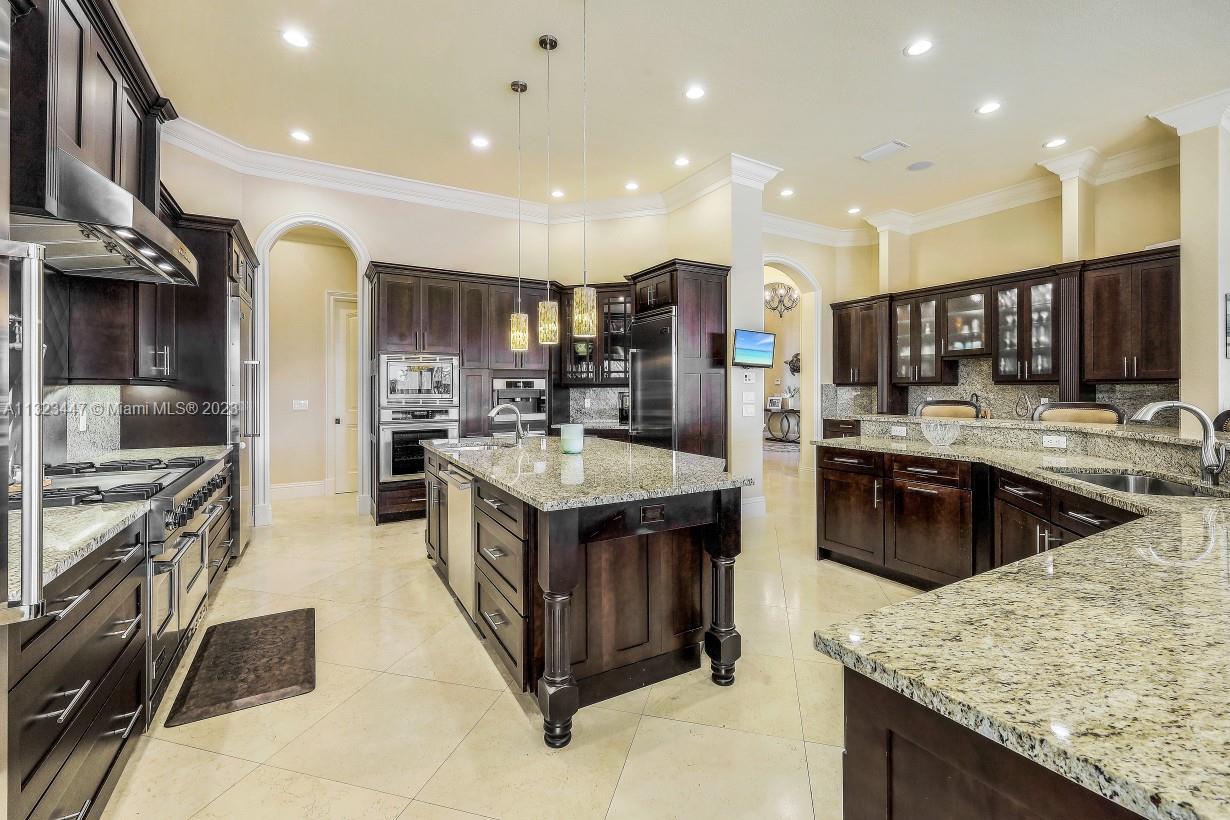 MARCO ISLAND ESTATES - Residential