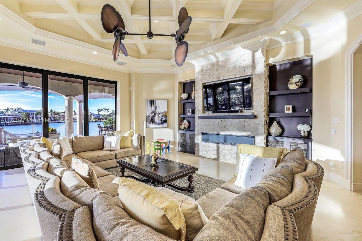 MARCO ISLAND ESTATES - Residential