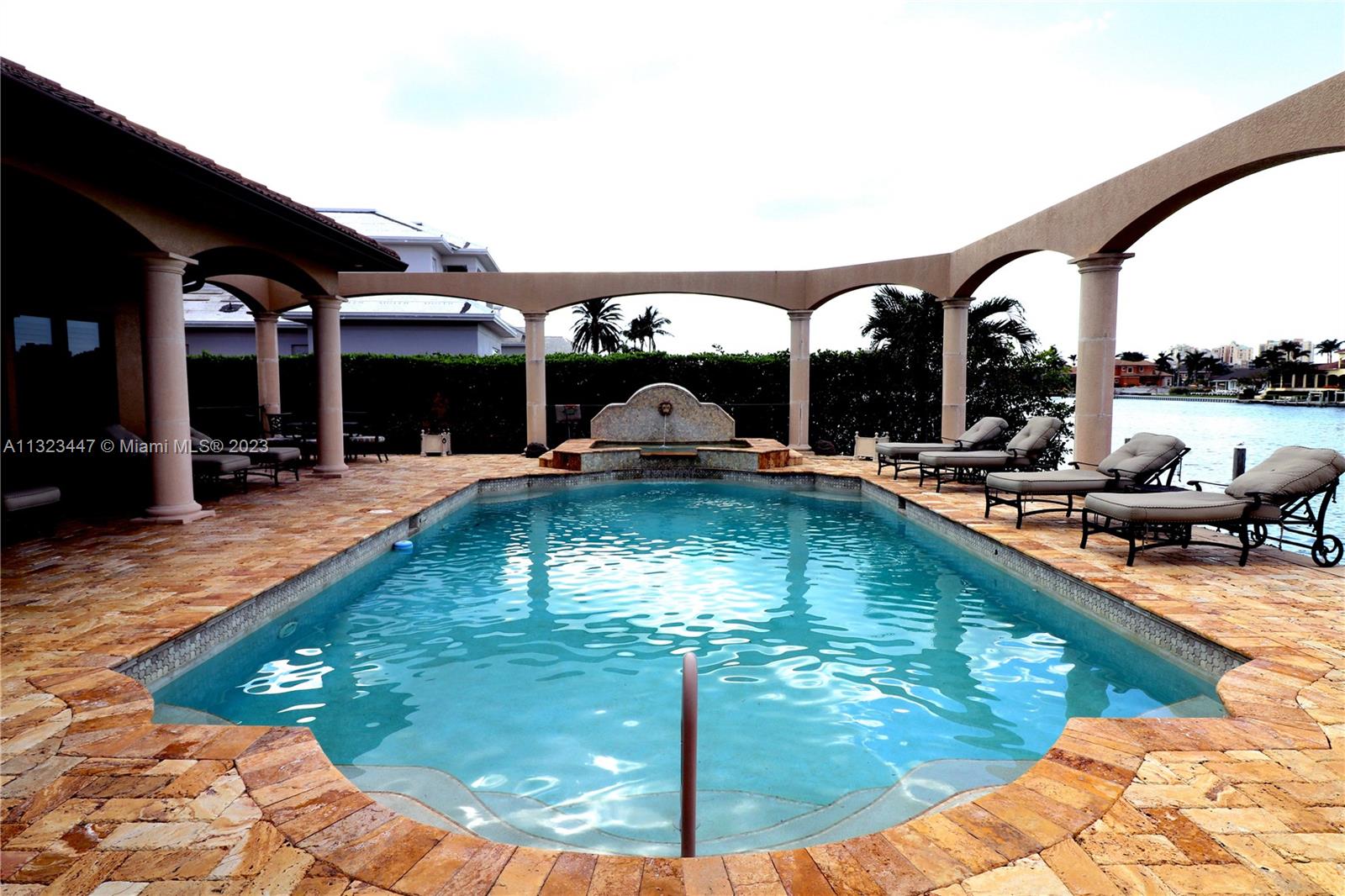 MARCO ISLAND ESTATES - Residential