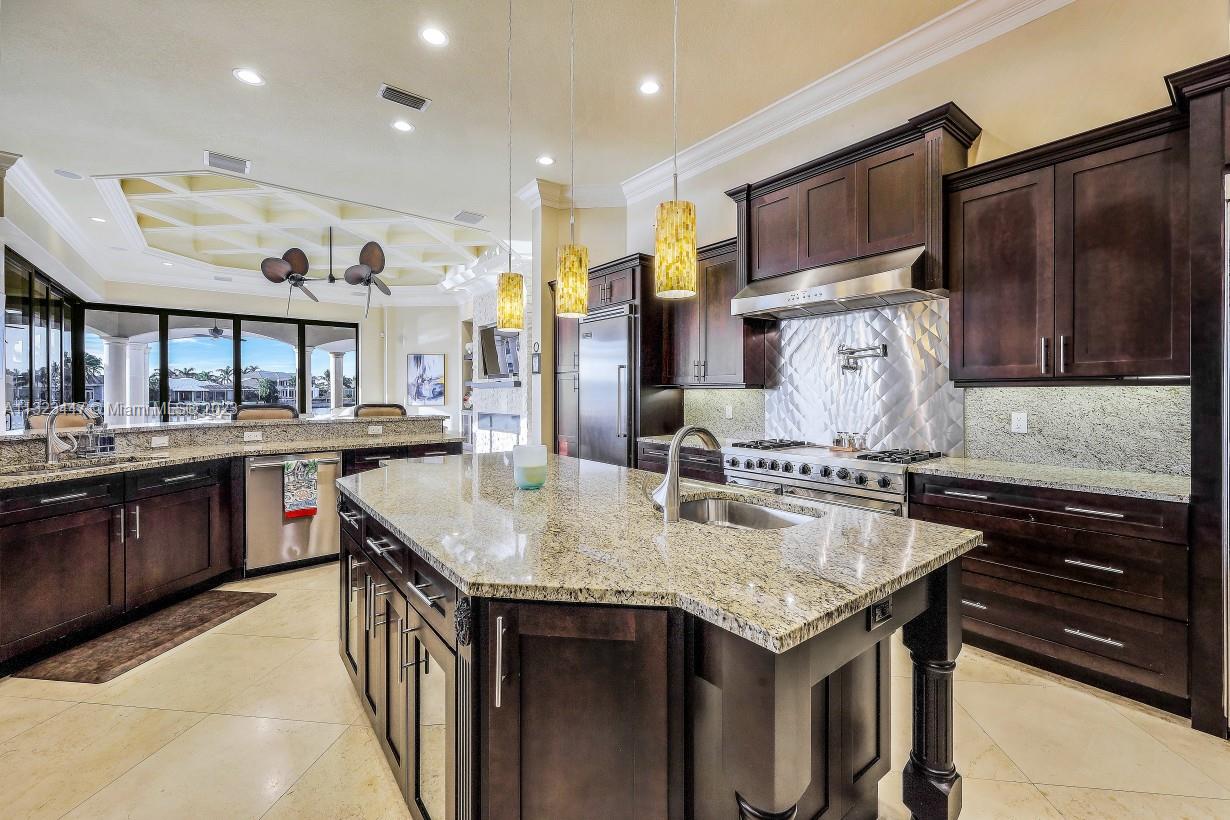 MARCO ISLAND ESTATES - Residential