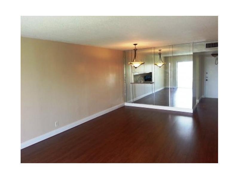 HILLCREST COUNTRY CLUB #1 - Residential Lease