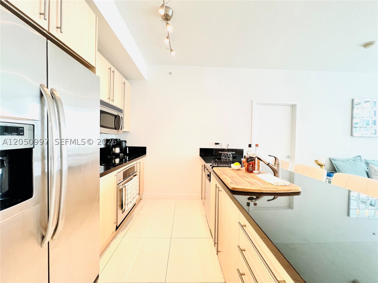 THE AXIS ON BRICKELL COND - Residential Lease