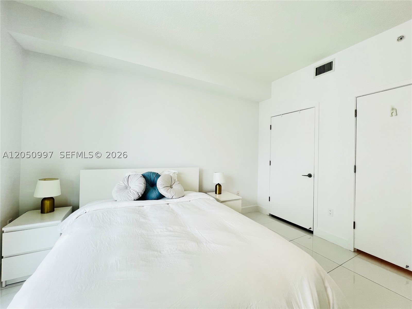 THE AXIS ON BRICKELL COND - Residential Lease