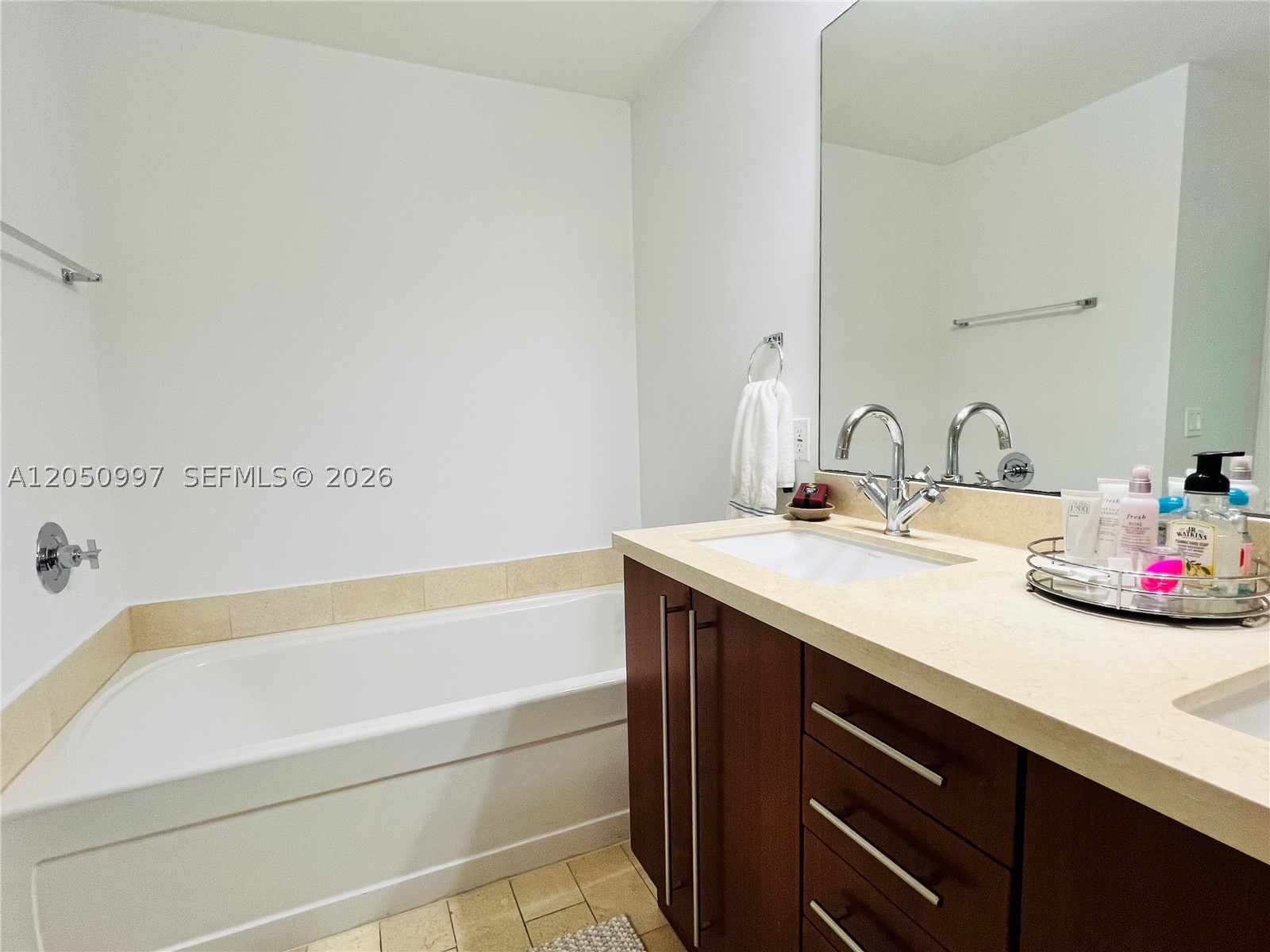 THE AXIS ON BRICKELL COND - Residential Lease