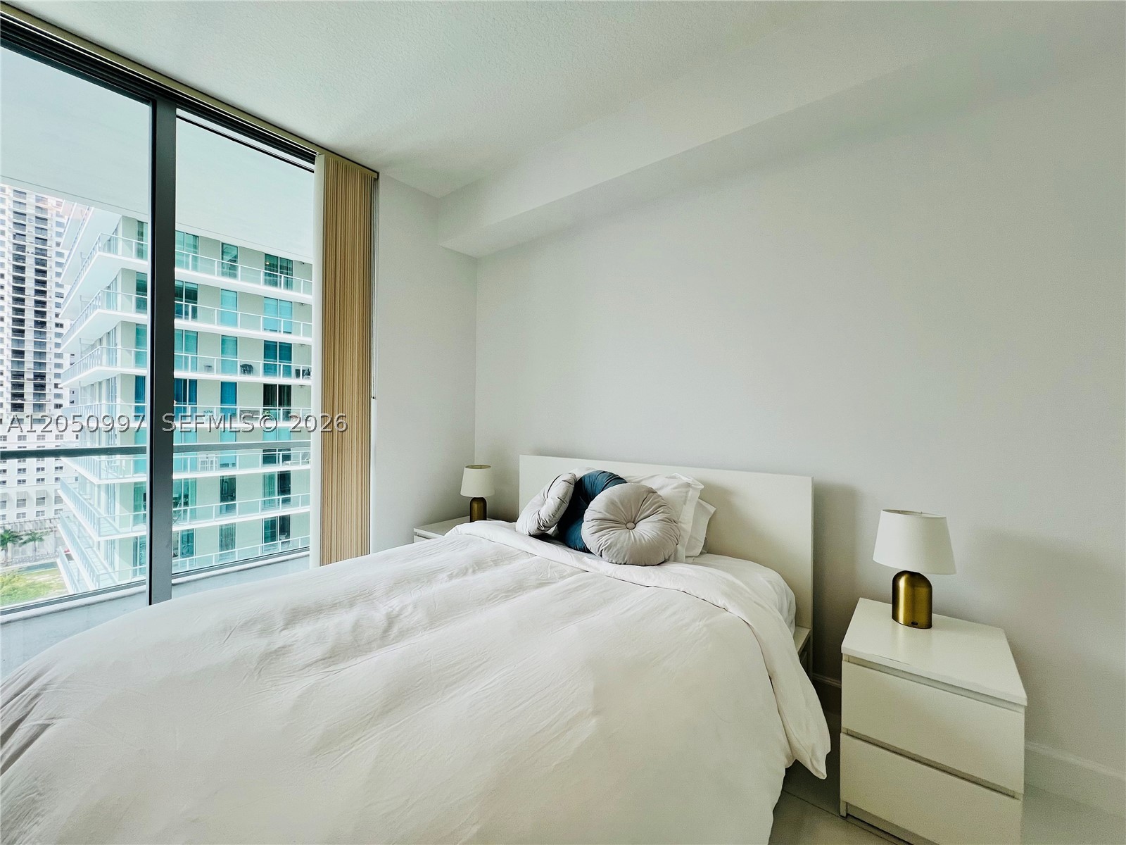THE AXIS ON BRICKELL COND - Residential Lease