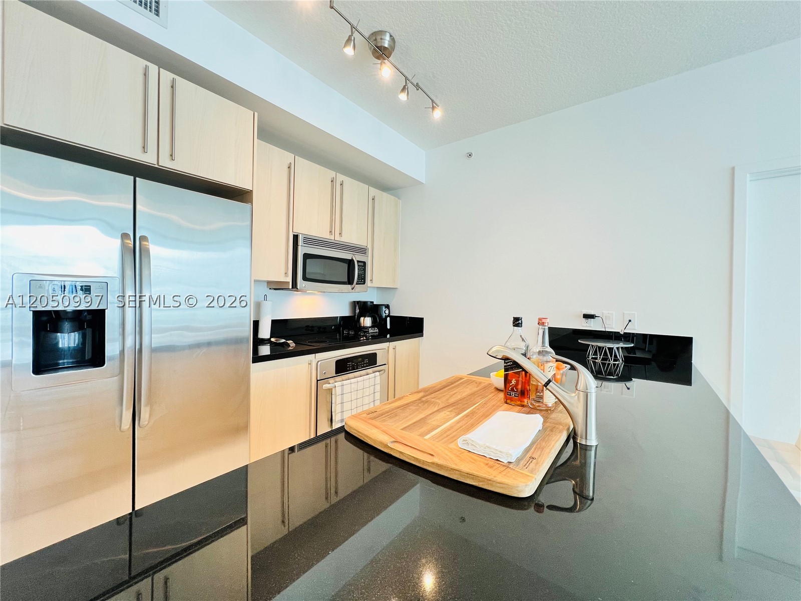 THE AXIS ON BRICKELL COND - Residential Lease