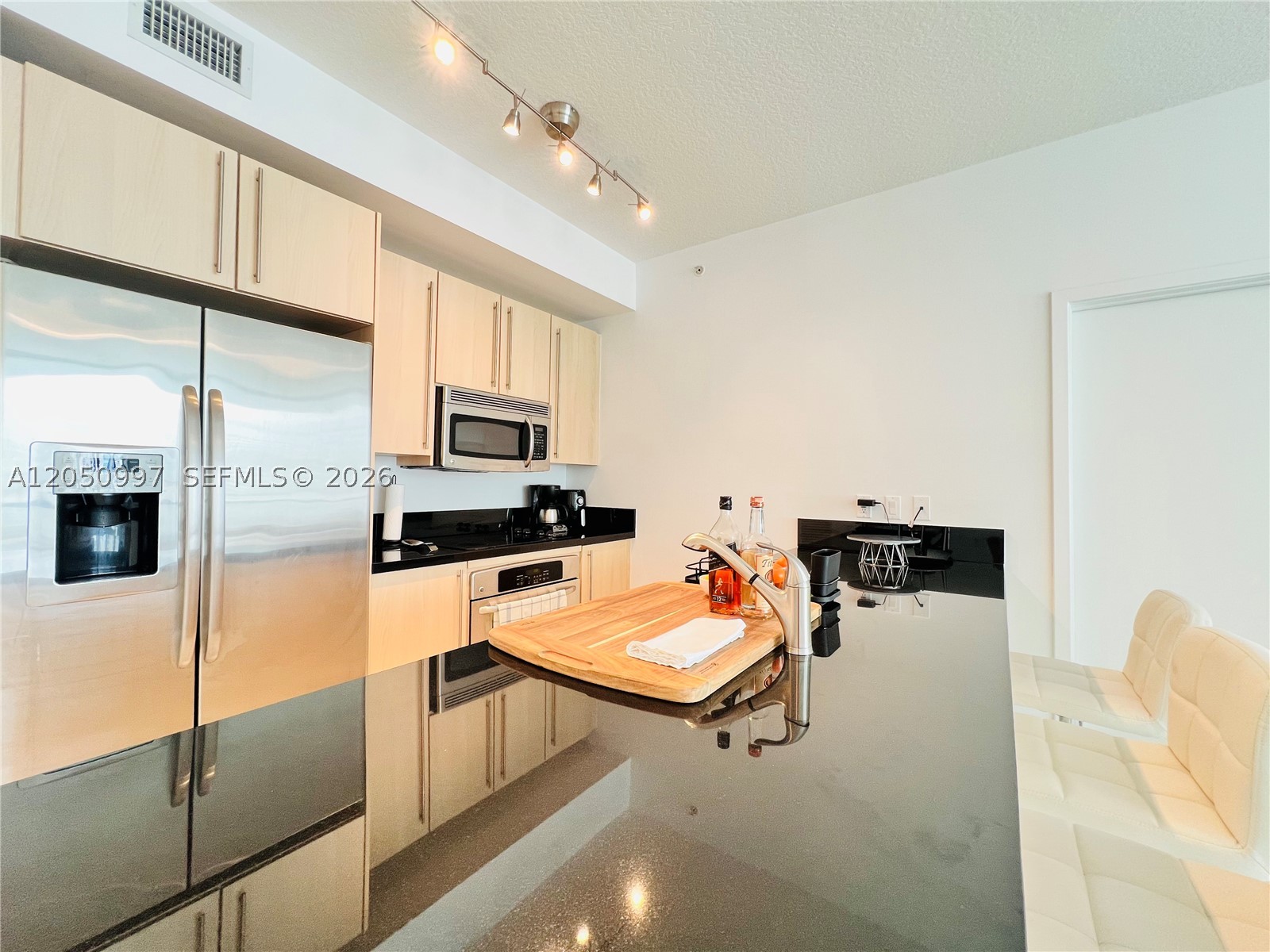 THE AXIS ON BRICKELL COND - Residential Lease