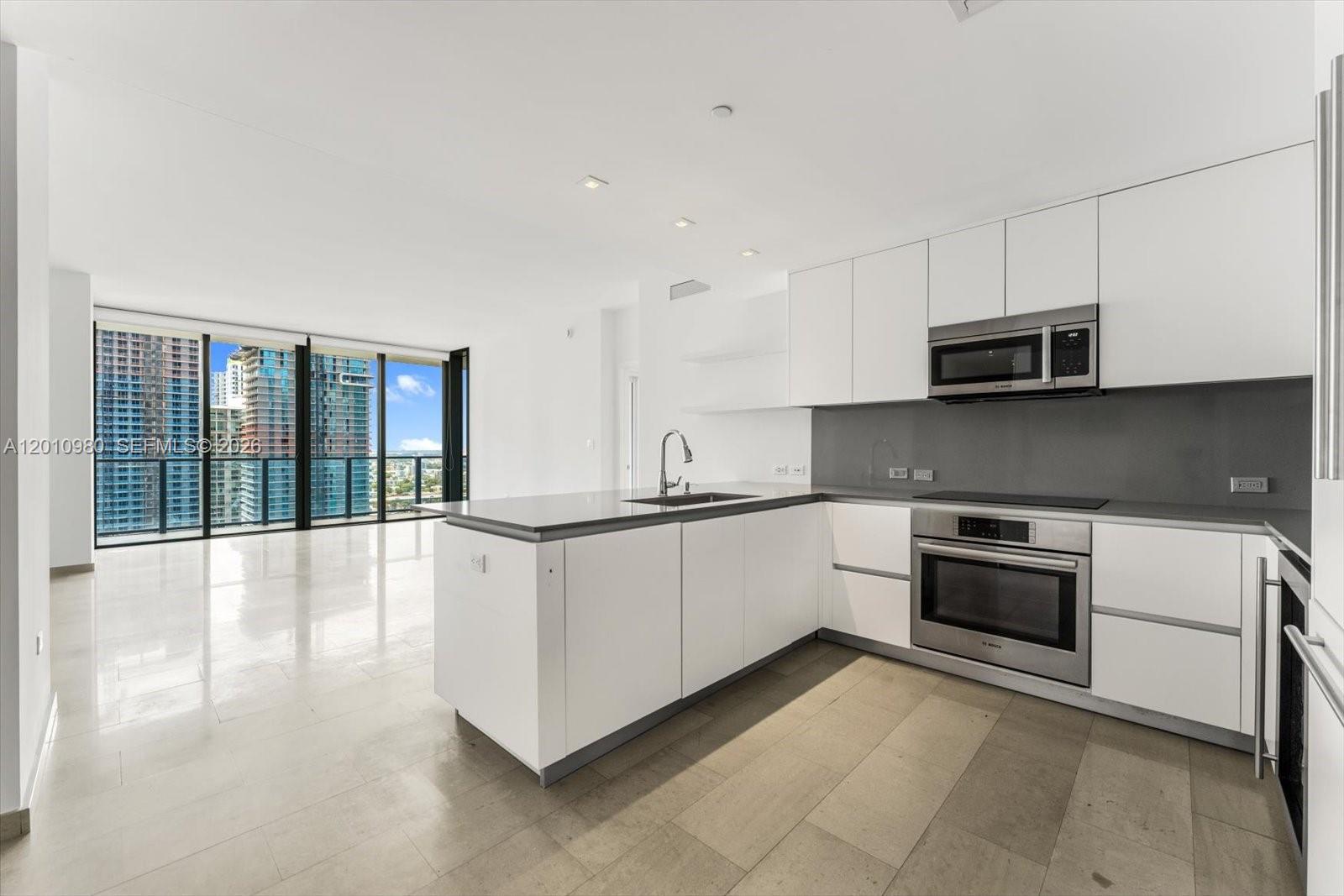 REACH CONDO - Residential