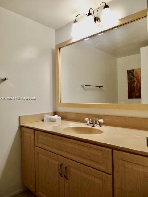 KING COLE CONDO - Residential