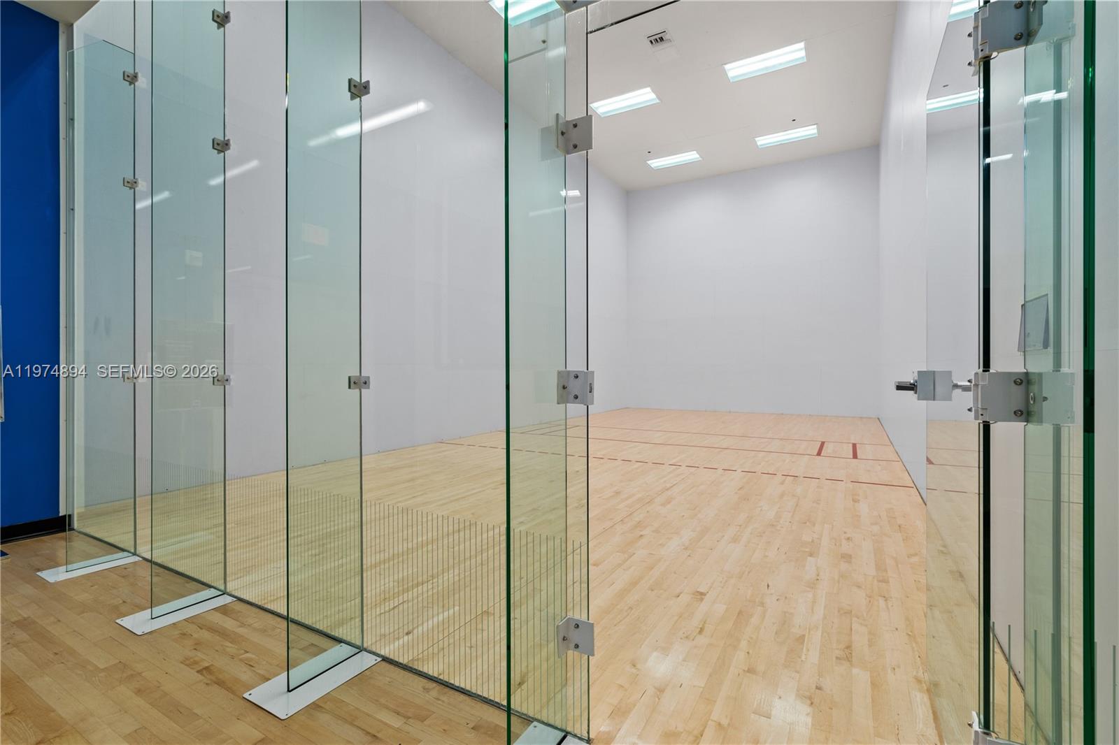PARAMOUNT MIAMI WORLDCENT - Residential Lease