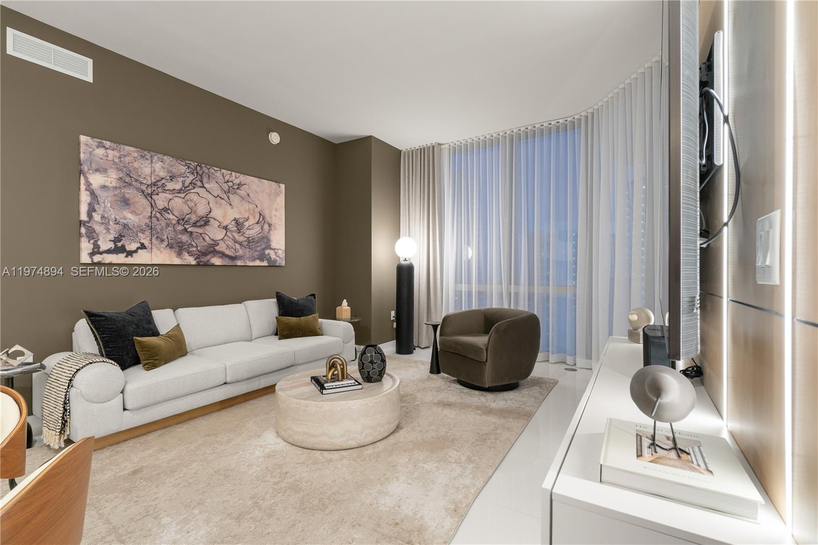 PARAMOUNT MIAMI WORLDCENT - Residential Lease
