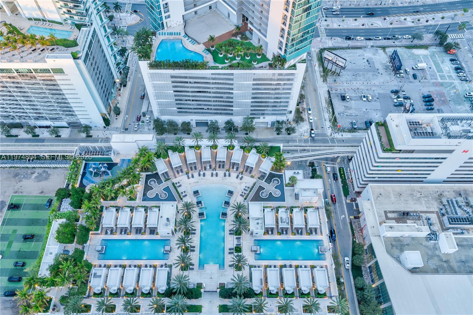 PARAMOUNT MIAMI WORLDCENT - Residential Lease