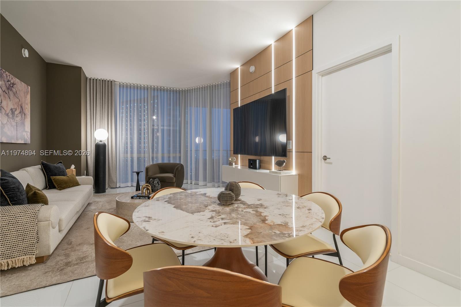 PARAMOUNT MIAMI WORLDCENT - Residential Lease