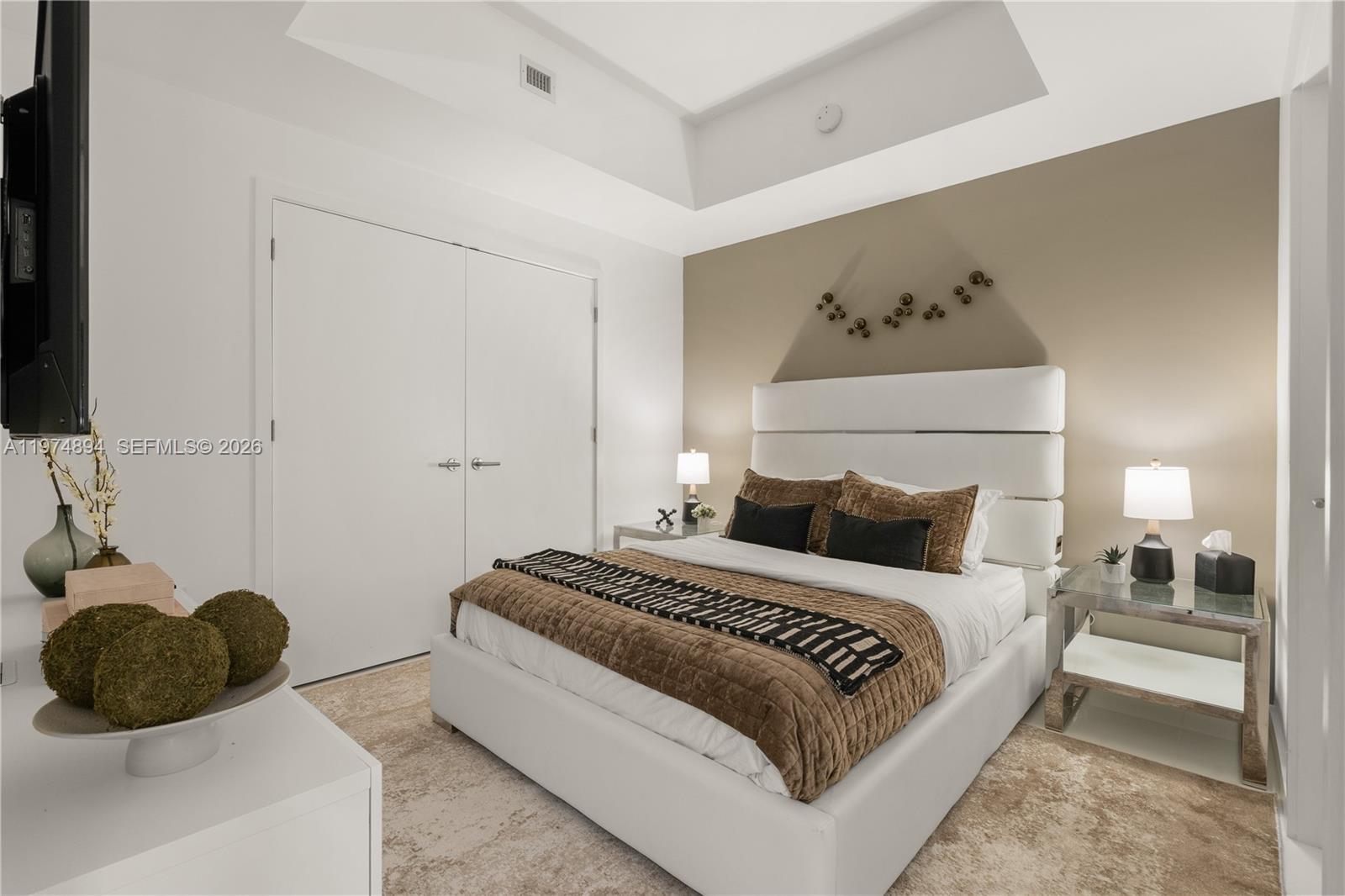 PARAMOUNT MIAMI WORLDCENT - Residential Lease