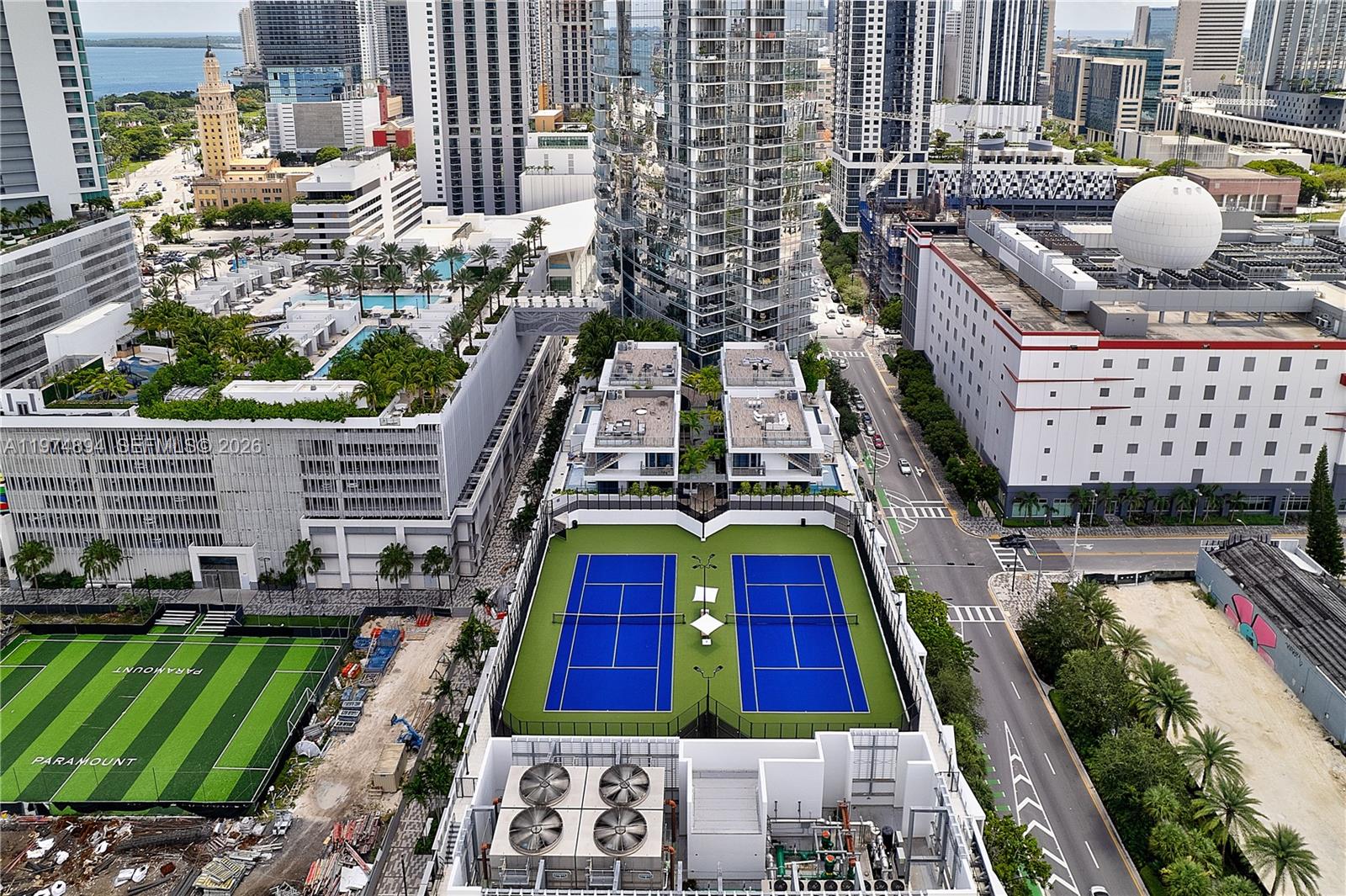 PARAMOUNT MIAMI WORLDCENT - Residential Lease